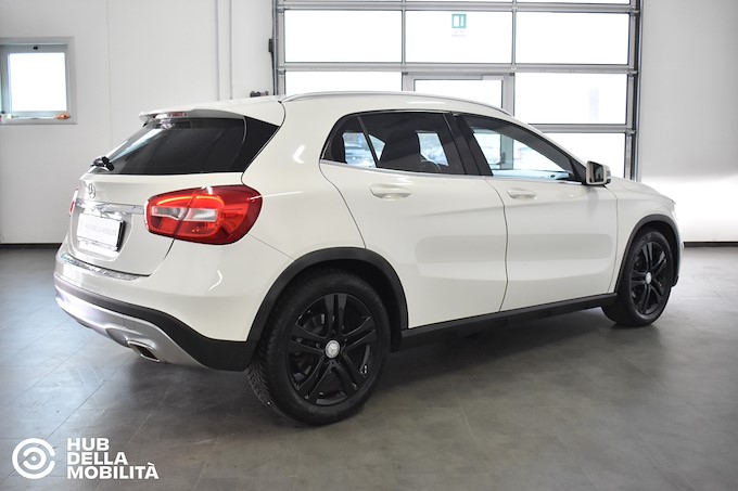 MERCEDES-BENZ GLA 180 CDI Automatic Sport